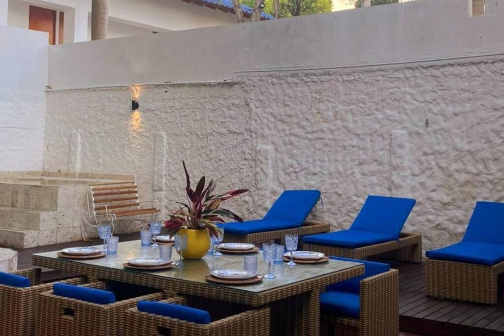Blue House - Beachfront Luxury House With 8 Bedrooms Сasa de vacaciones *