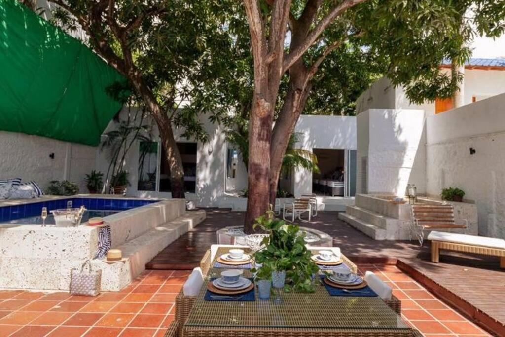 Blue House - Beachfront Luxury House With 8 Bedrooms Сasa de vacaciones