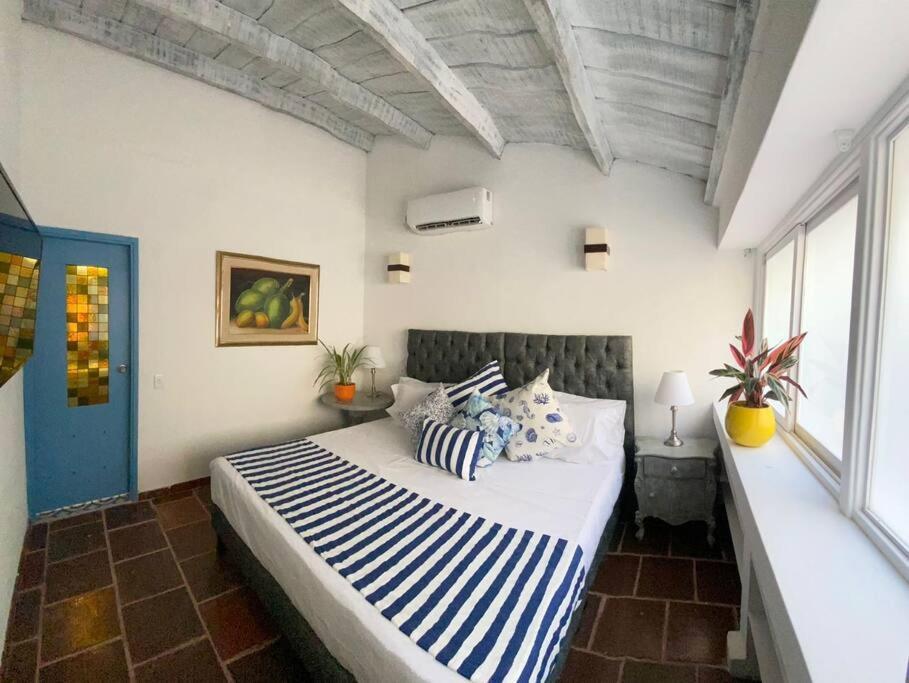 Blue House - Beachfront Luxury House With 8 Bedrooms Сasa de vacaciones *