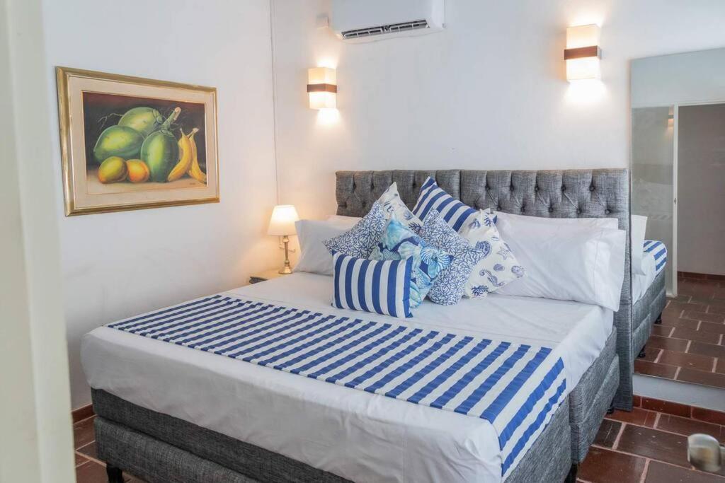 Blue House - Beachfront Luxury House With 8 Bedrooms