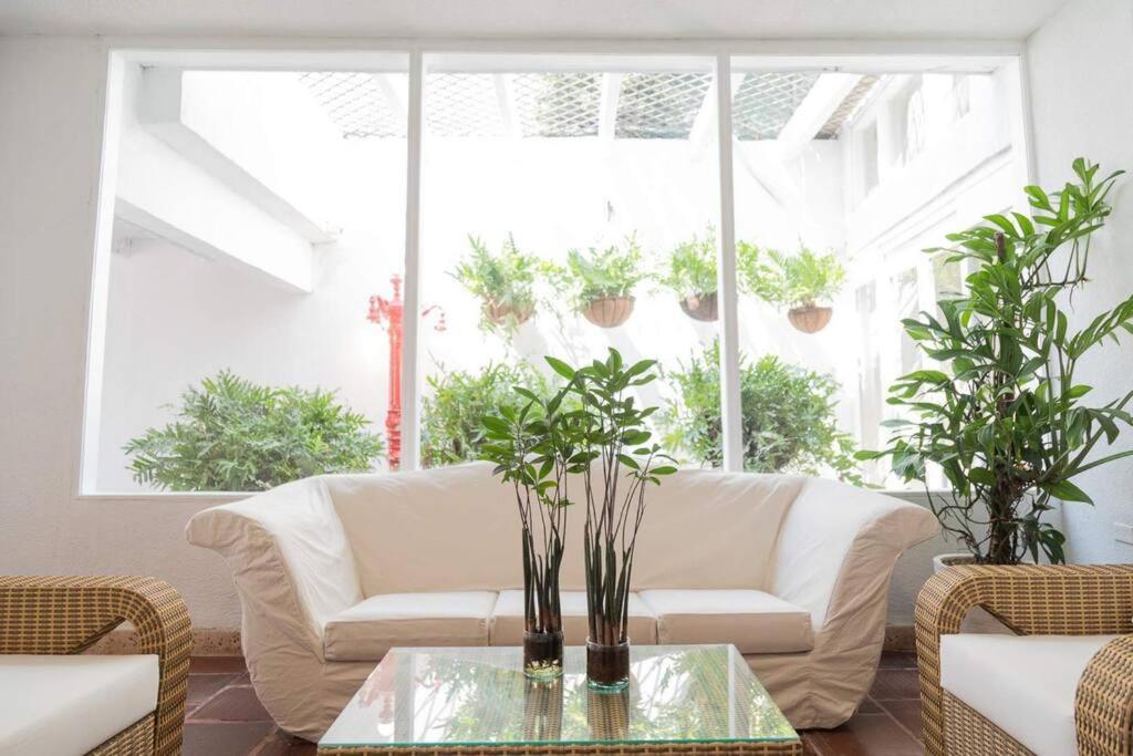 Blue House - Beachfront Luxury House With 8 Bedrooms Cartagena