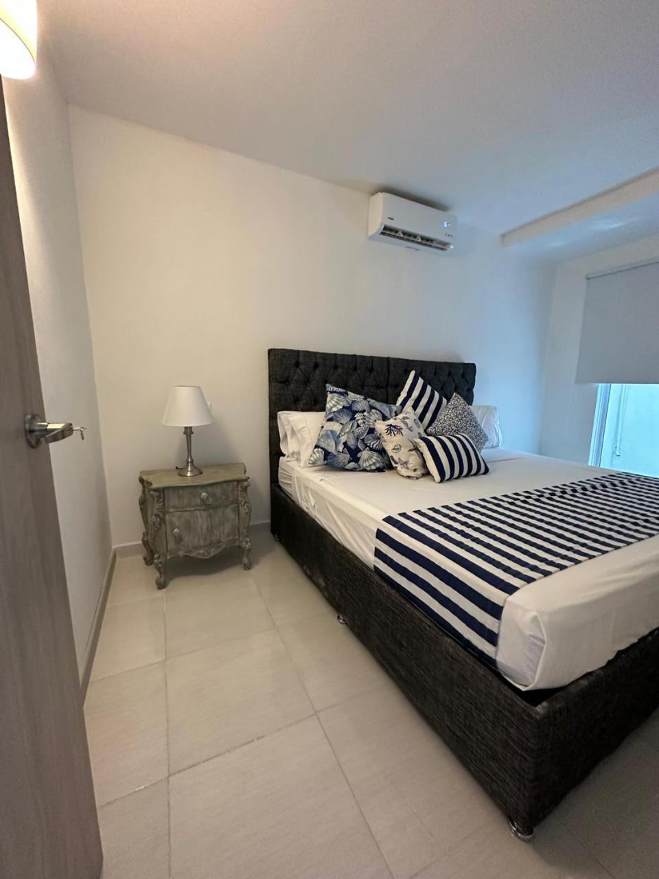 Blue House - Beachfront Luxury House With 8 Bedrooms Сasa de vacaciones Cartagena